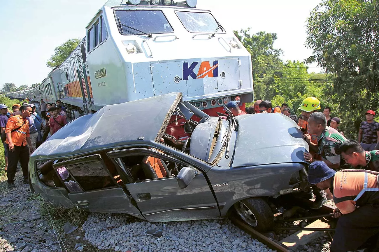 Duka Mendalam: Kecelakaan Kereta Api Merenggut Nyawa Sesepuh Ponpes Sidogiri