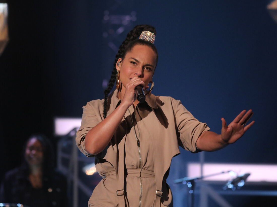 The Soulful Alicia Keys – Early Life and Musical Beginnings