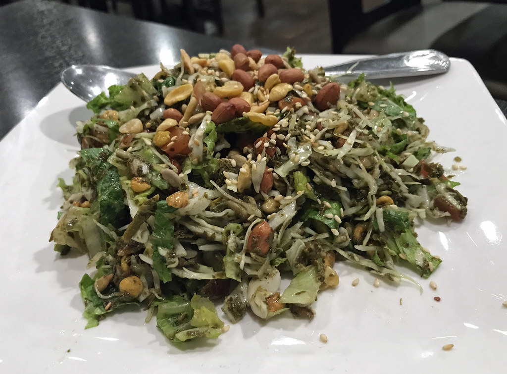 Kyauk Kyaw: A Unique Tea Leaf Salad – A Symphony of Flavors