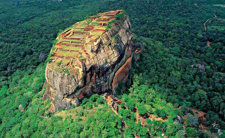 Sigiriya (Lion Rock): Benteng Batu Kuno yang Mengagumkan di Sri Lanka
