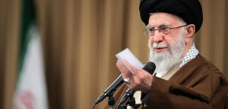 ayatollah-khamenei-tampilkan-dukungan-terbuka-di-tengah-memanasnya-konflik-iran-israel